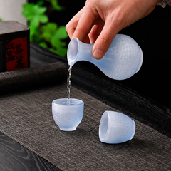 F70258 and F70259 Sake Bundle (1 Sake Bottle + 2 or 4 Sake Cup)