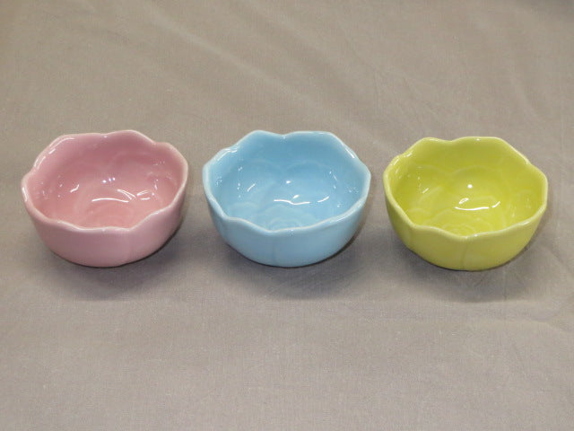 Color Flower Shape Bowl(S)