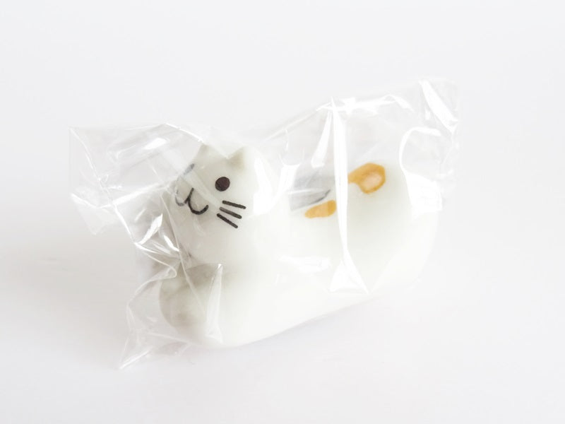 Porcelain white cat Chopstick rest