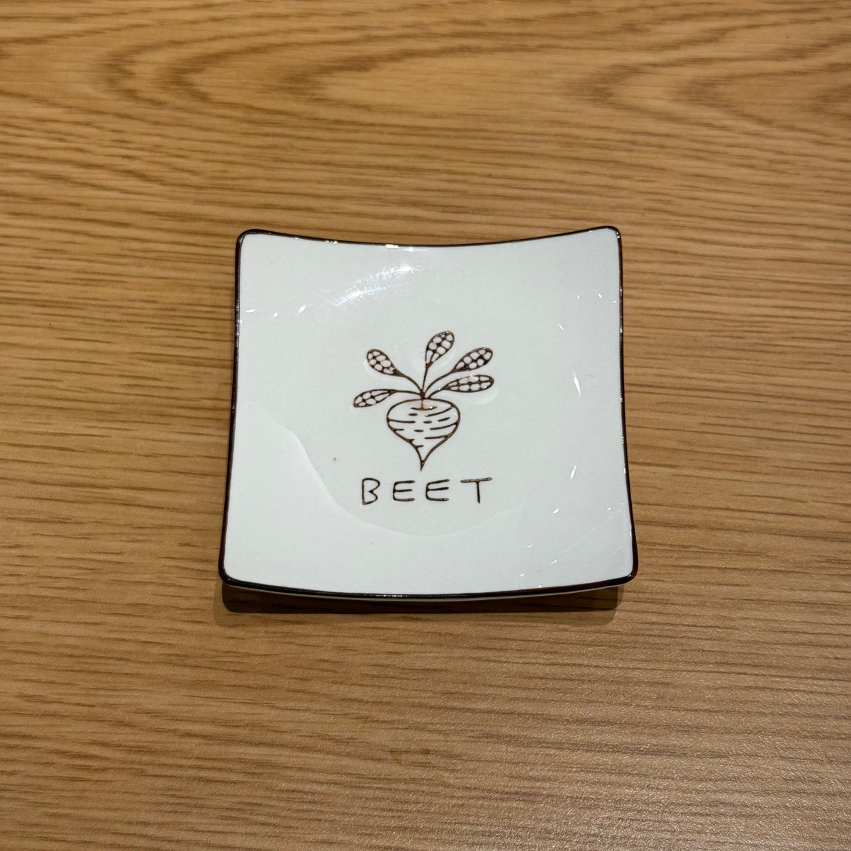 Small square plate (for dipping sauce)